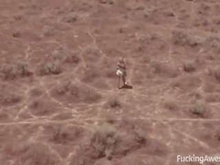 Gabriella paltrova fucks në the desert