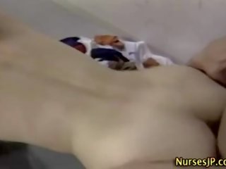 Japońskie azjatyckie pielęgniarka pieprzyć i wytrysk
