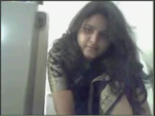 Gujarati girlfriend Nadia exposing - DesiBate*