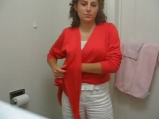 Busty feature In Toilet - Com